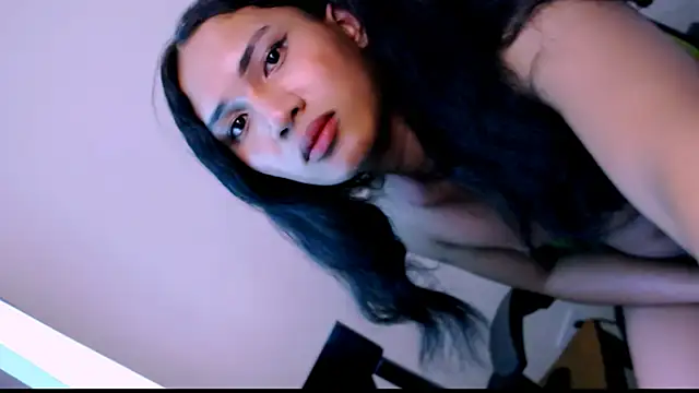 slutty_aki's Webcam Show