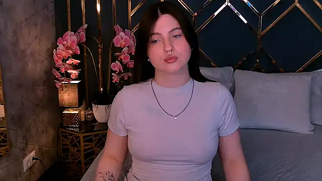 IvySimmons: онлайн-секс-чат