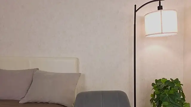 NyraVesperis' Live XXX Chat
