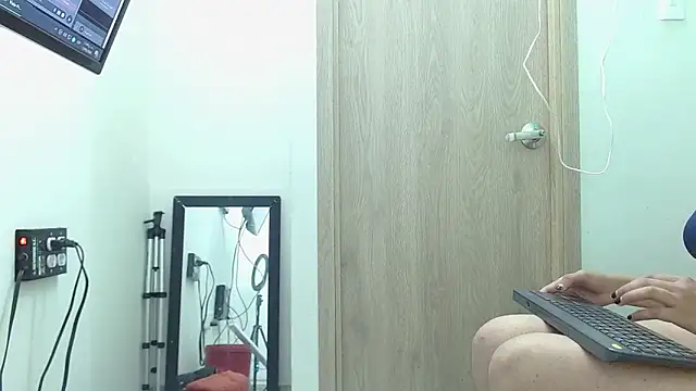 amoremerchmar's Live XXX Chat