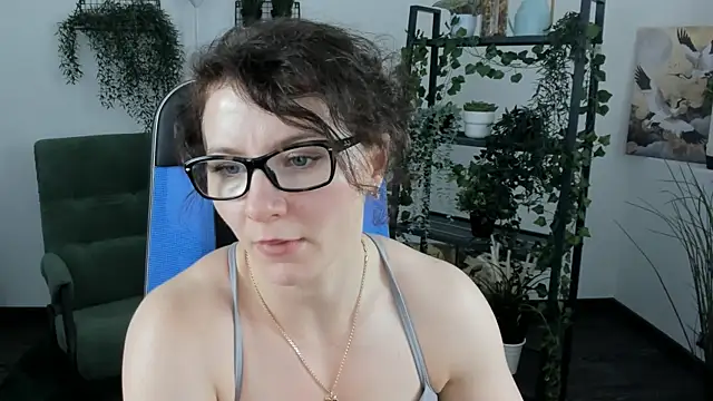 AureliaGleam Webcam show