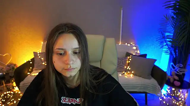 TinyNatalie: онлайн-секс-чат