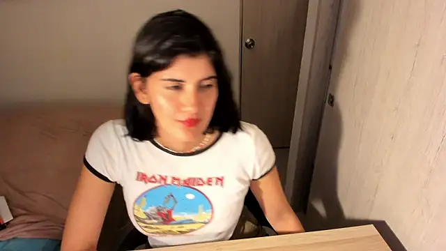 misstoya Adlı Modelin Canlı XXX Sohbeti