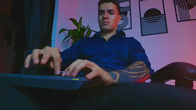Chatroom XXX en direct de ALPHA_DOMINUS_