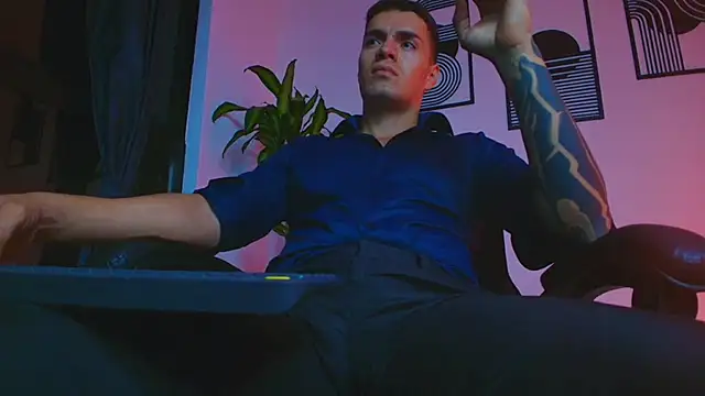 ALPHA_DOMINUS_ élő XXX-chatje