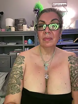 dieseldame1313's Live XXX Chat