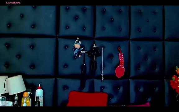 CloelombardのライブXXXチャット