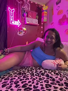 แชท XXX สดของ TranSexualJade95