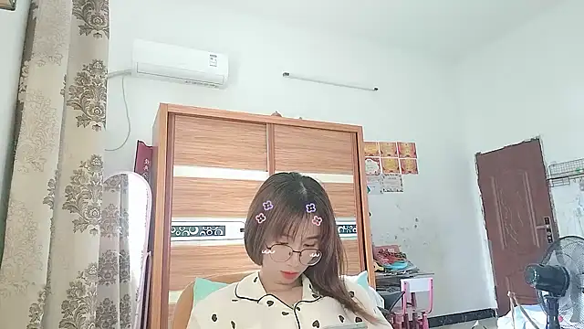 Lili_666: онлайн-секс-чат