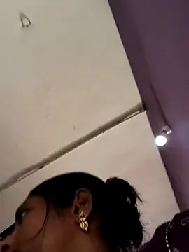 yamini1431's Live XXX Chat