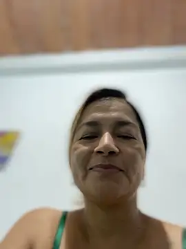 XXX chat uživo modela Jlo_69