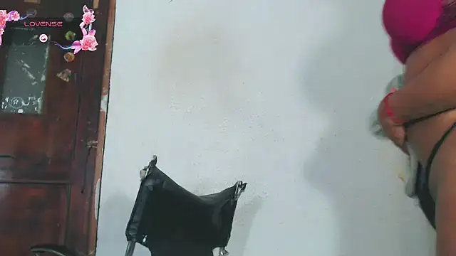 Chat +18 de x_miila_x ao vivo
