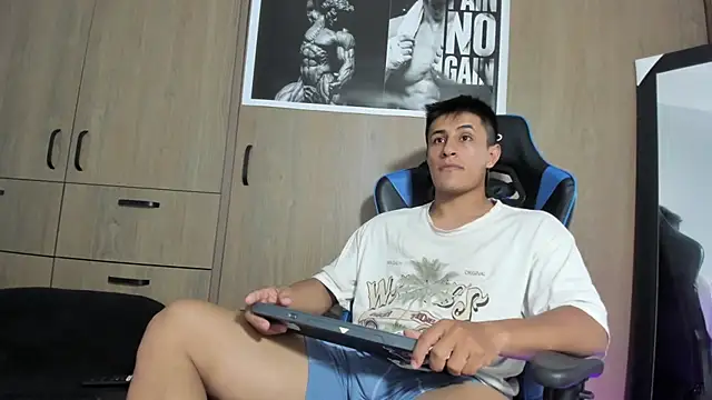 D_dorman élő XXX-chatje
