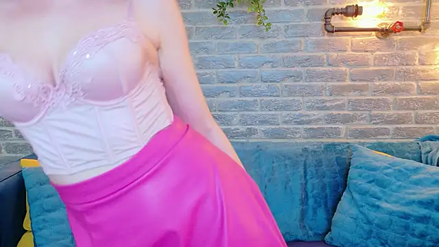 LisaCaprice Adlı Modelin Canlı XXX Sohbeti