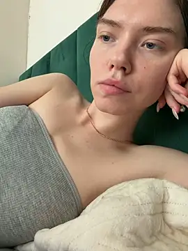 Lisaaa_Alisa Adlı Modelin Canlı XXX Sohbeti