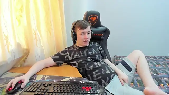 iliaskrislove's Webcam Show