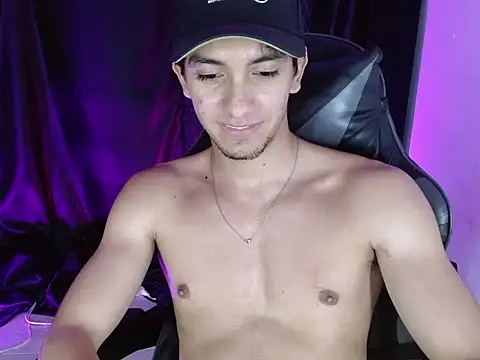 Show modela dante_18cm_ na web-kameri