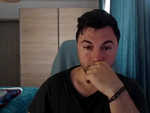 HankMalone Adlı Modelin Canlı XXX Sohbeti
