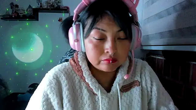 XXX chat uživo modela Shaddycute_