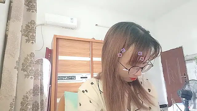 Lili_666 Chat XXX in diretta