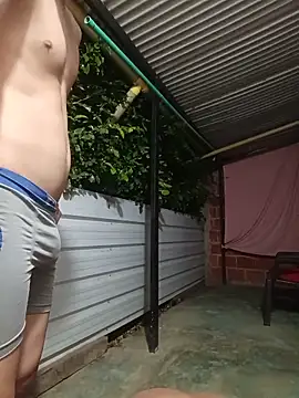 عرض كام 3hornys-straights