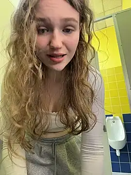 RussianWoman Adlı Modelin Canlı XXX Sohbeti