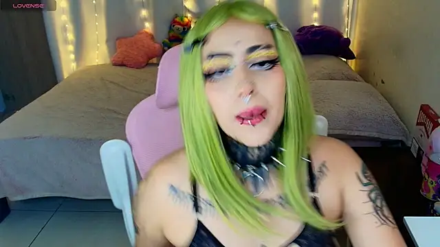 maliciaXpoison's Live XXX Chat