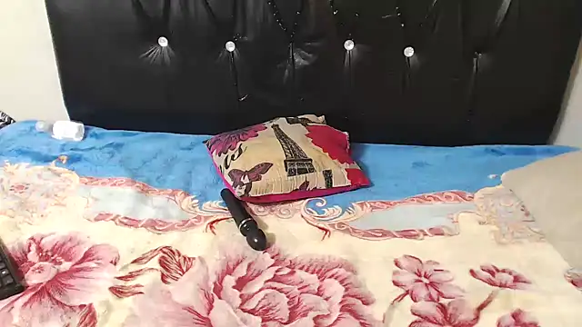 Wild_RoseXX's Live XXX Chat