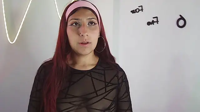 XXX chat uživo modela Sara_Blum