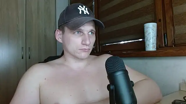 Show modela Poliglotjoe1 na web-kameri