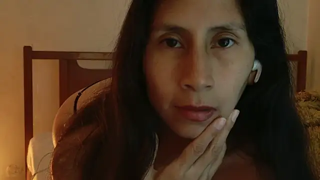 XXX chat uživo modela MoonLipsON-