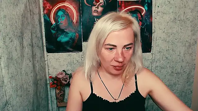 EmmaCat_ Adlı Modelin Canlı XXX Sohbeti