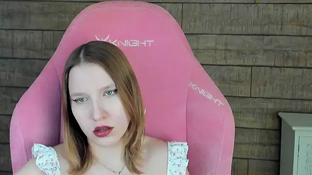 LiliLinn Adlı Modelin Canlı XXX Sohbeti