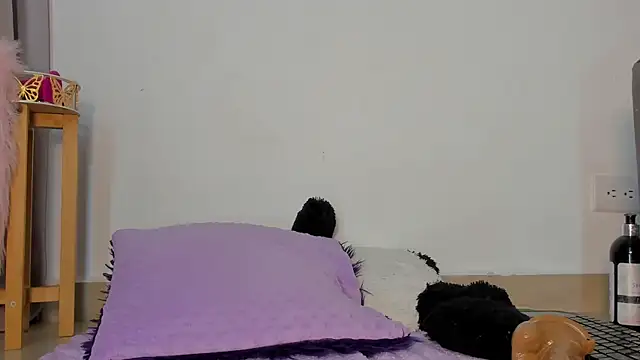 Nanny_11 élő XXX-chatje