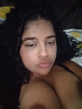 DanielaPerrita123 Adlı Modelin Canlı XXX Sohbeti