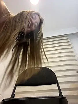 Zara_Ross Adlı Modelin Canlı XXX Sohbeti