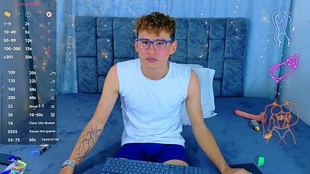 NicolasTorrez Webcam Show