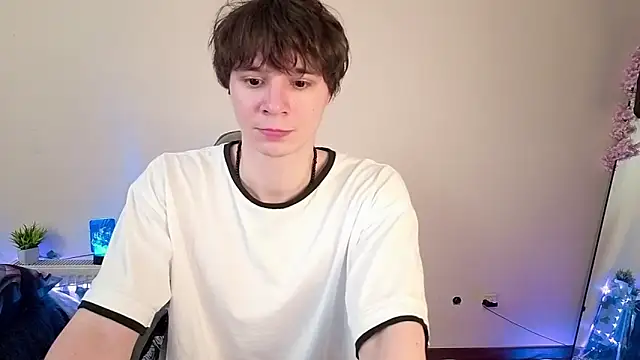 Онлайн чат XXX AnthonyCuutie