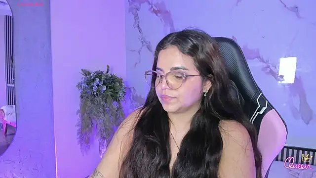 naughty_stefa élő XXX-chatje