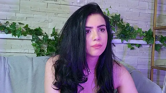 IngridMyst Adlı Modelin Canlı XXX Sohbeti