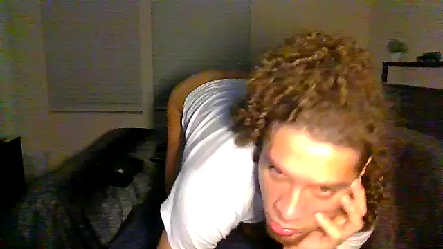 Chatroom XXX en direct de shurthingx