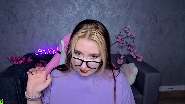 Luna_Host Live XXX-Chat