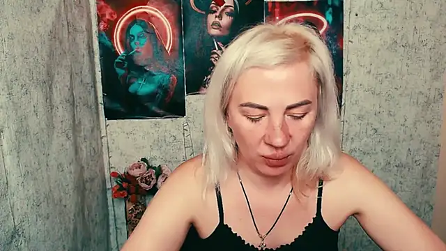 Chatroom XXX en direct de EmmaCat_