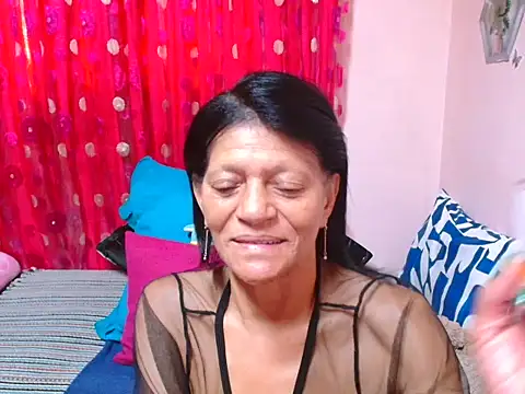 sluttyrox – Kamerová šou