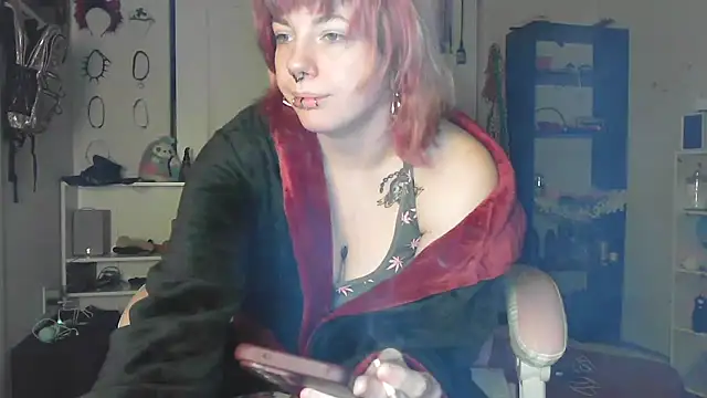 Chained_Aless' Live XXX Chat