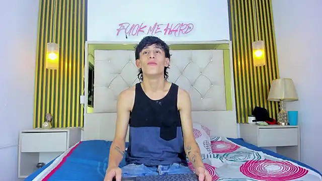Chat XXX en directo de Just18Jake_