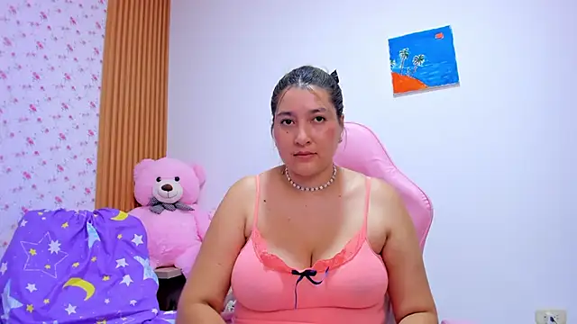 دردشة Soyqueen الجنسية المباشرة