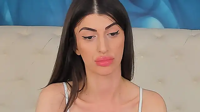 دردشة SkinnyDolly الجنسية المباشرة