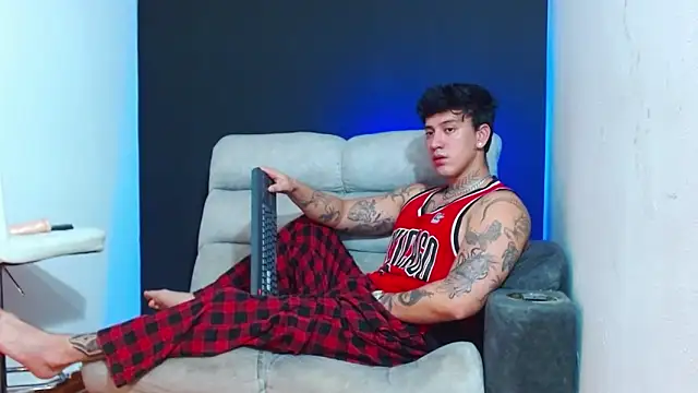 JUSTIN_FULLER1's Live XXX Chat