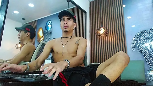 Skinny_cute_Alyern Webbikameraesitys